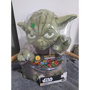 New ADORABLE Disney YODA Star Wars HALLOWEEN Candy Holder - Trick Or Treat Bowl